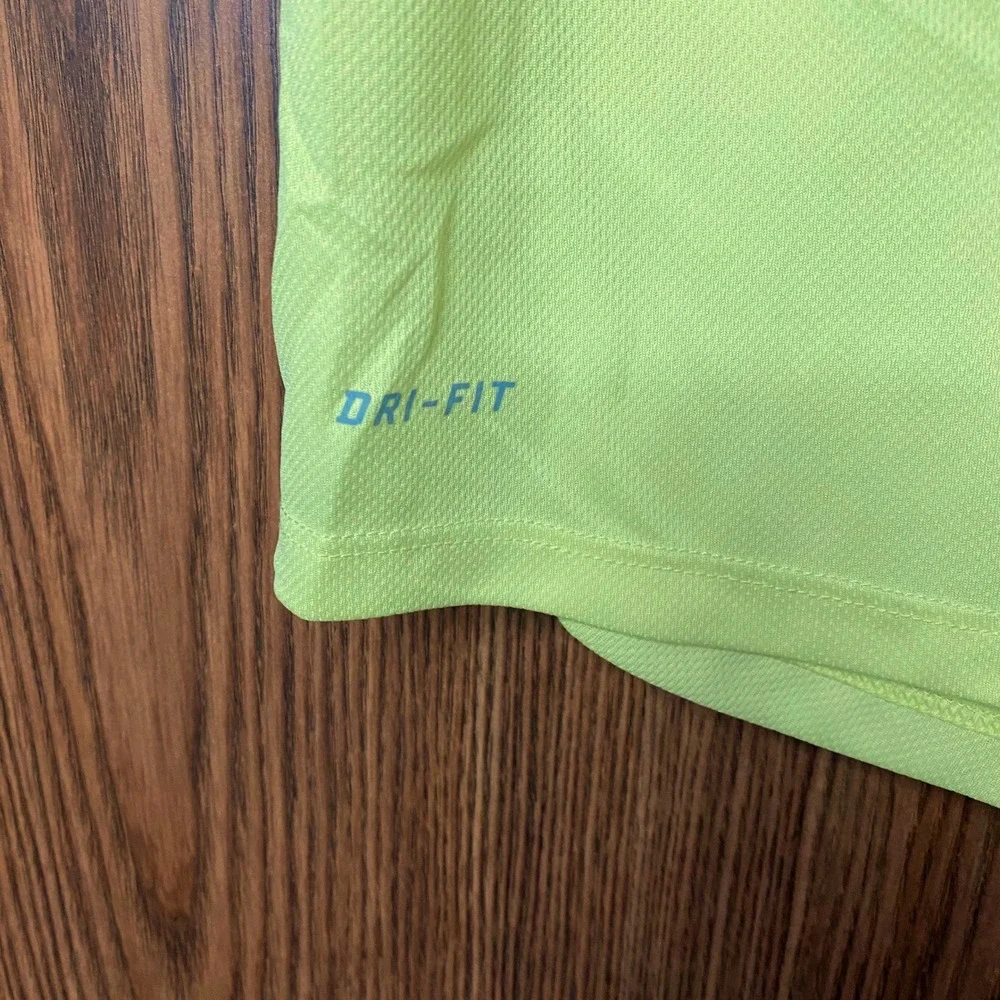 Nike Running Dri-FIT Shirt Womens Medium Neon Yellow Short Sleeve‎ Tee